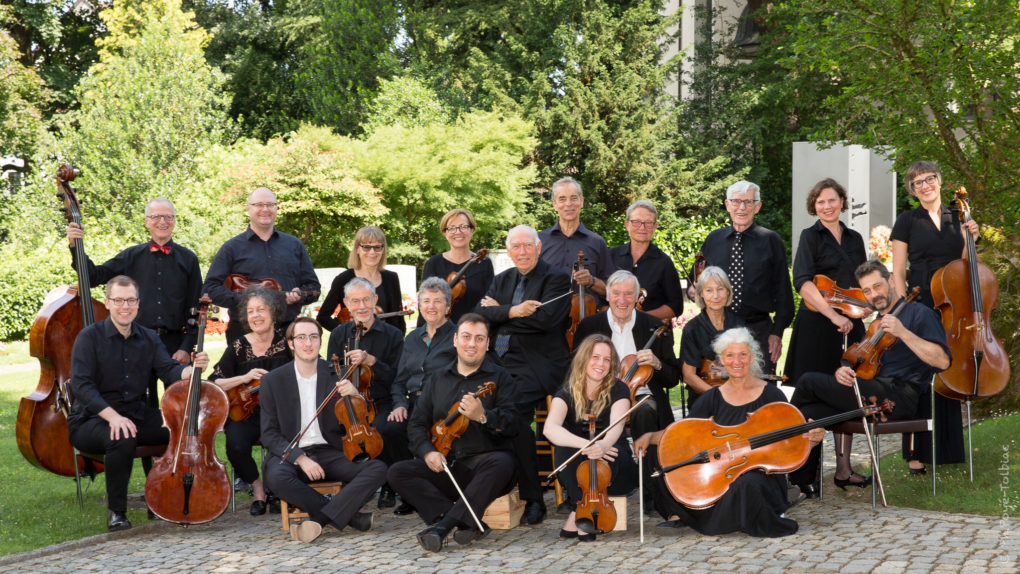 Vor der Kirche Horgen 2